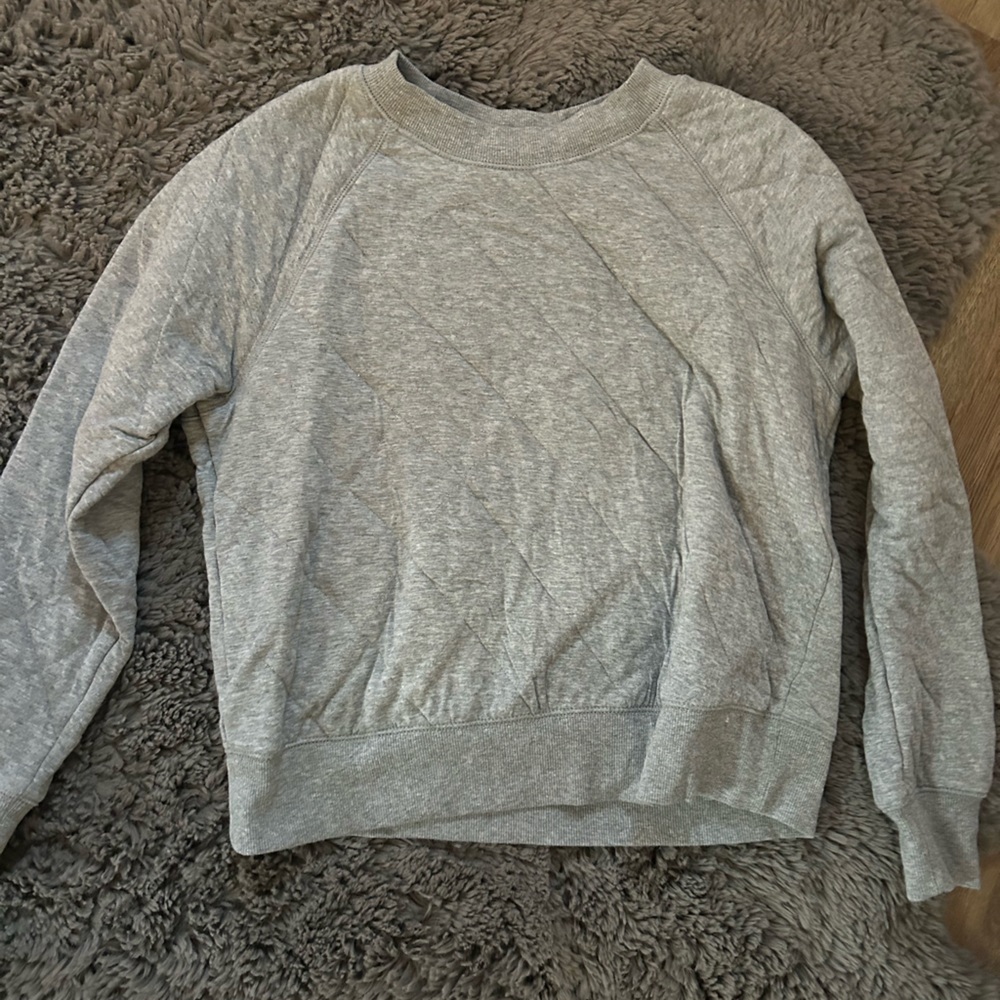grey crew neck